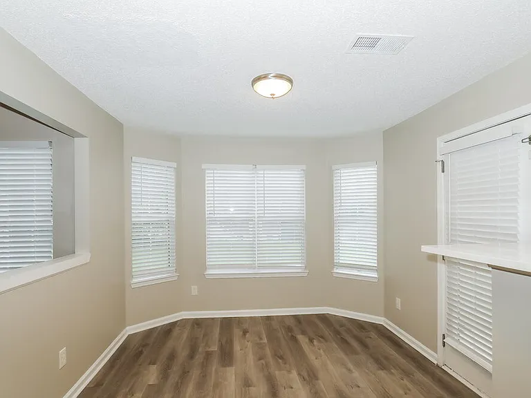3948 English Valley Dr — Photo 6