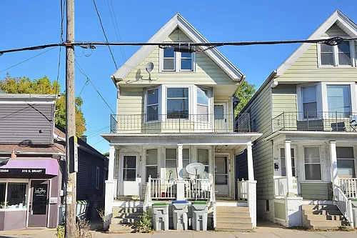 818-820 E Brady St #820 Photo 1