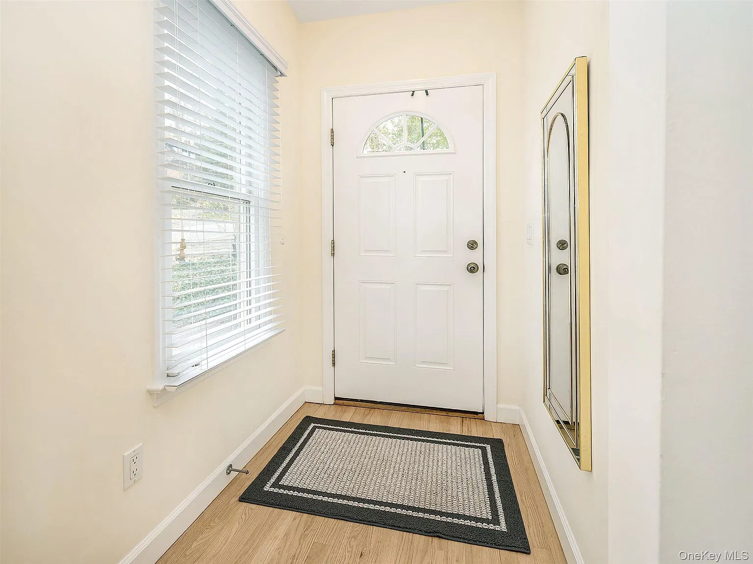 2 bed, 1.0 bath, $3,700 — Photo 3