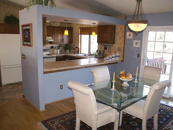 Spacious Dining Area