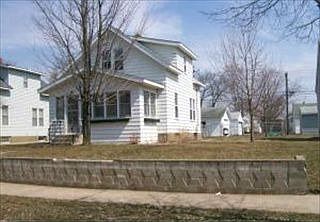 1st image of 206 22nd Ave N
