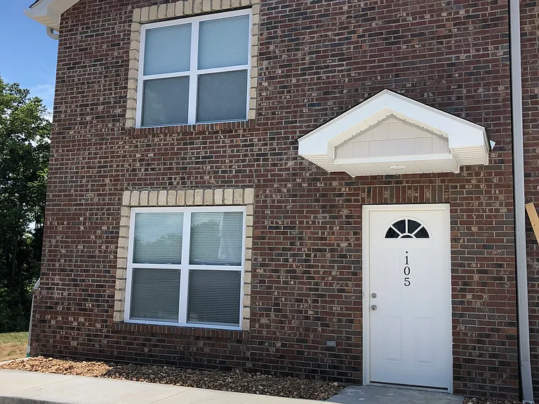 1 Hundred West Apartments — Photo 41