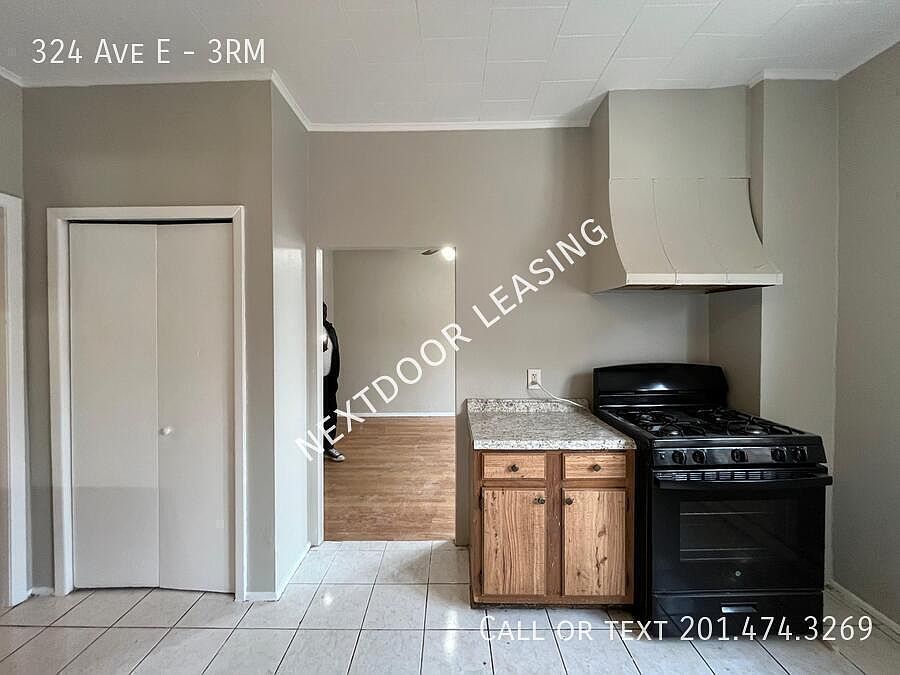 1st image of 324 Avenue E Floor 3