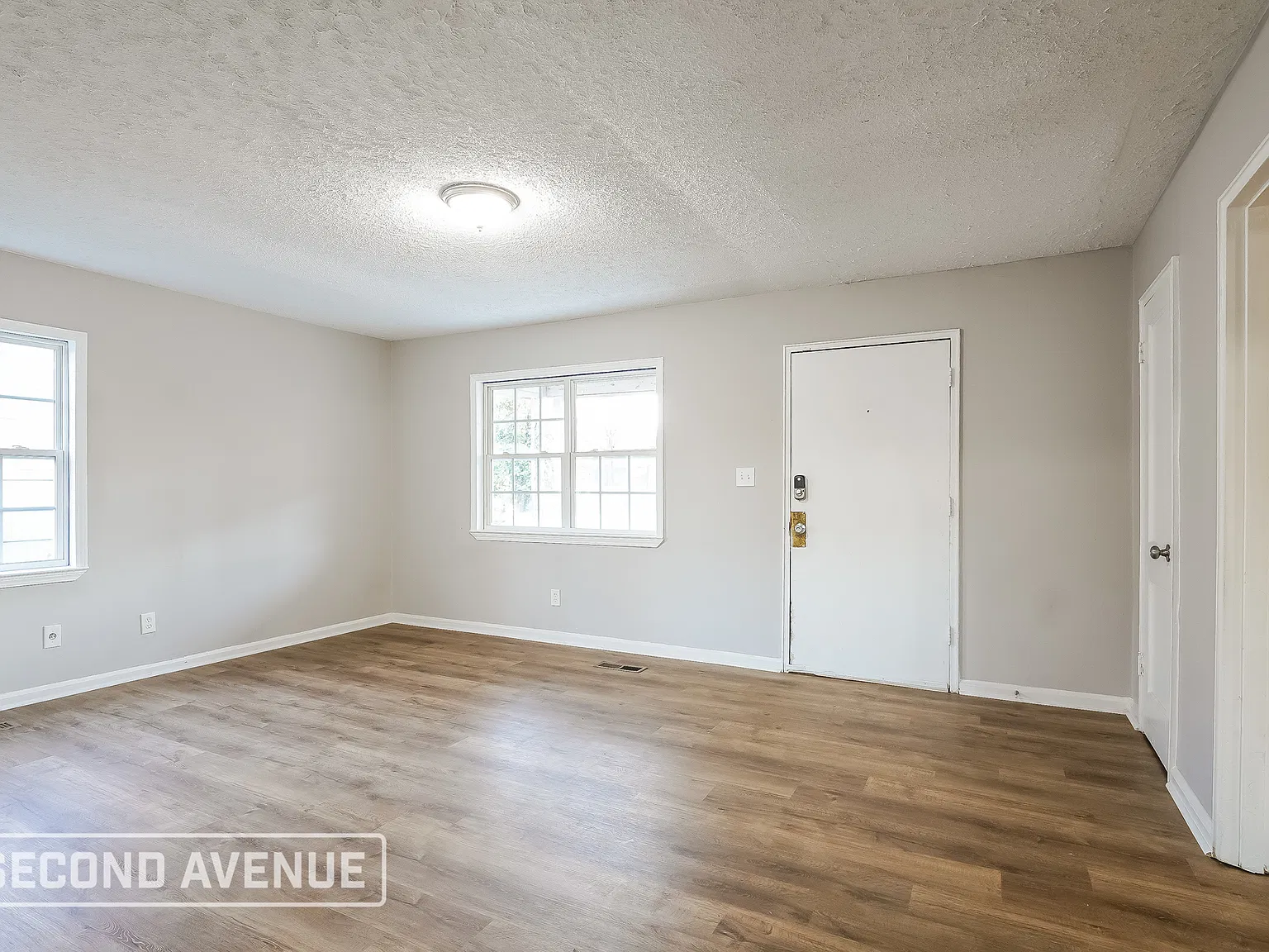 3 bed, 2.0 bath, 1502 sqft, $1,095 — Photo 2