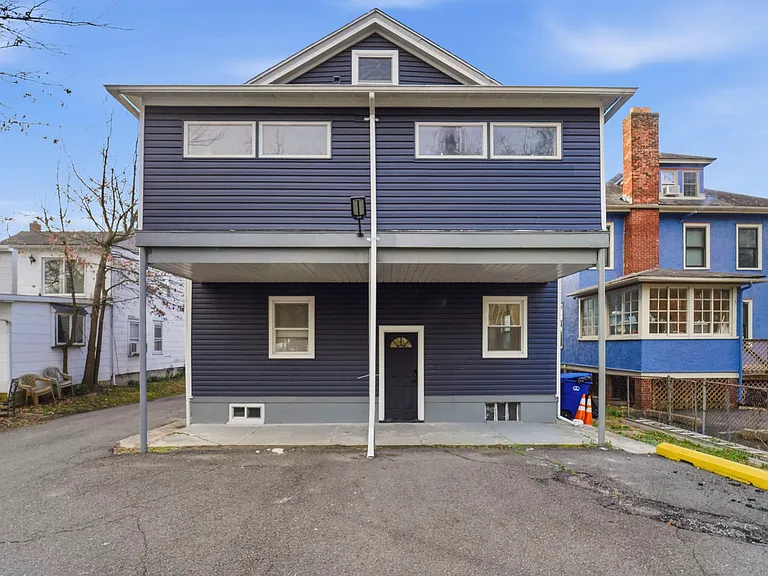 29 Grant St #1 — Photo 16
