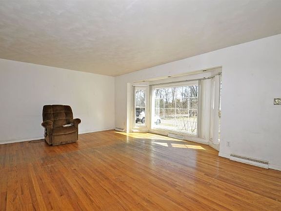 5th image of 50505 Fernwood Ct