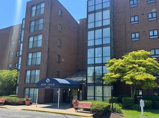 4234 N Main St APT 505, Fall River, MA 02720