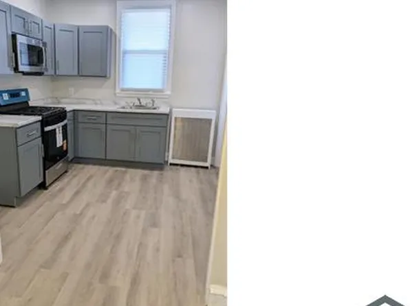 7127 Montague St, Philadelphia, PA 19135