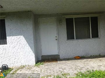 1st image of 5061 SW 40th Ave #East