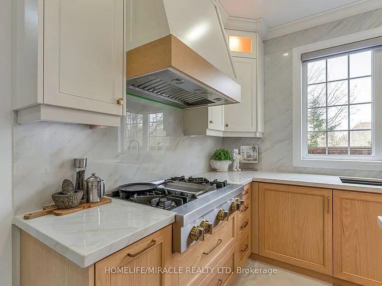 2299 Glazebrook Cir — Photo 33