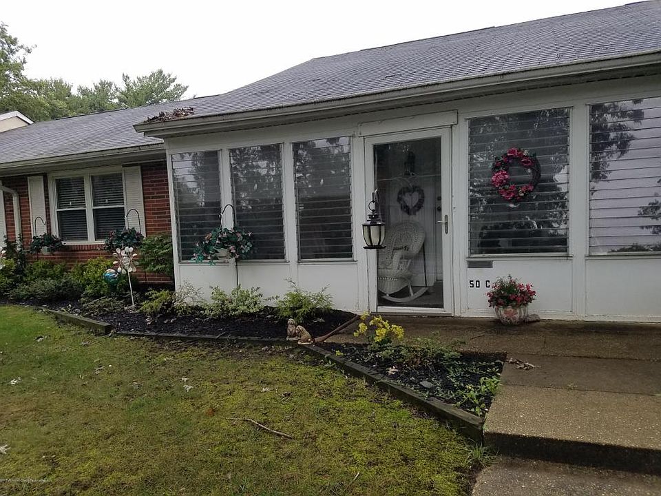 1st image of 50C Cambridge Ct #100C