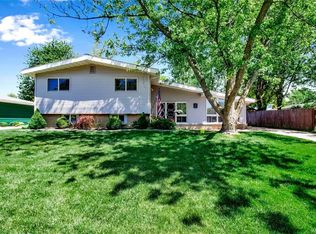 17 Burton Ln, Hamburg, NY 14075