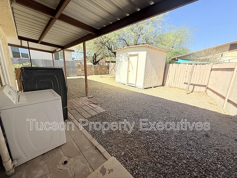 2925 N Estrella Ave #1 — Photo 22
