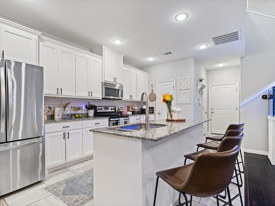 1st image of 1929 Timber Oaks Dr