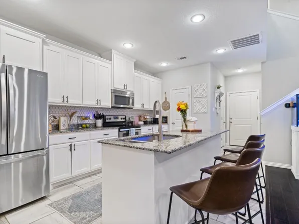 1929 Timber Oaks Dr, Garland, TX 75040