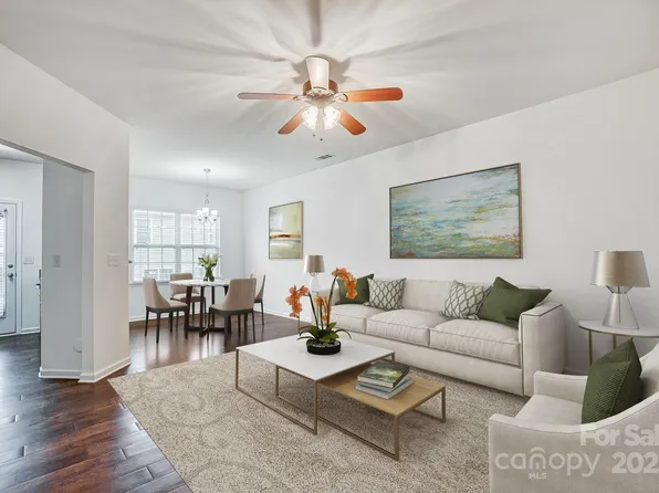 9345 Hamel St, Charlotte, NC 28215