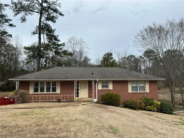 1718 Veterans Memorial Pkwy, Lanett, AL 36863