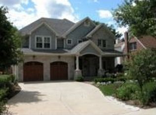 250 Coe Rd, Clarendon Hills, IL 60514