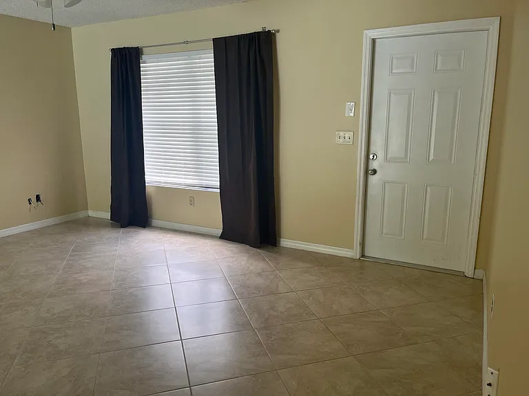 1401 SE Belcrest St — Photo 4