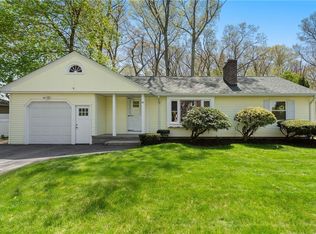 101 Shirley Dr, Cumberland, RI 02864