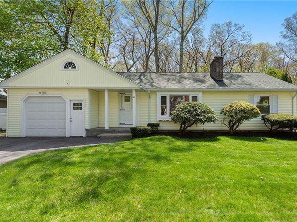 101 Shirley Dr, Cumberland, RI 02864