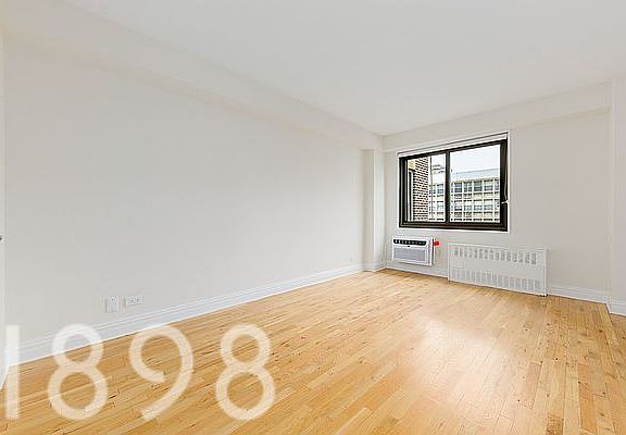 5th image of 135 W 96th St APT 13C