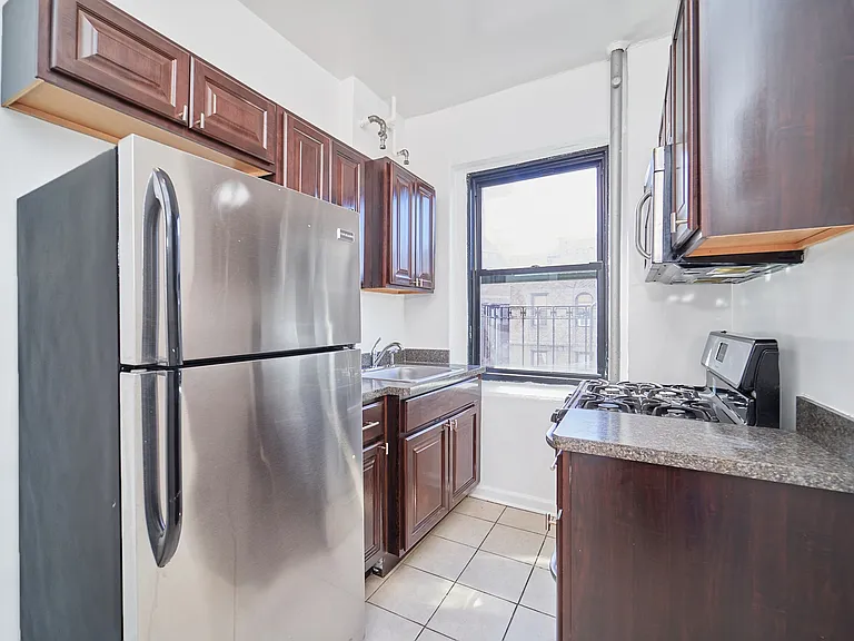 735 W 172nd St #A52 — Photo 5