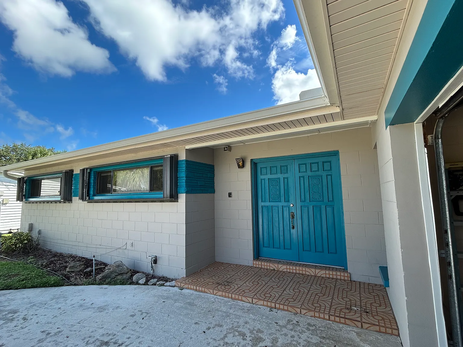 3 bed, 1704 sqft, $2,400 — Photo 2