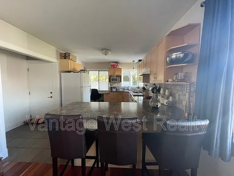 1291A Kelglen Cres — Photo 9