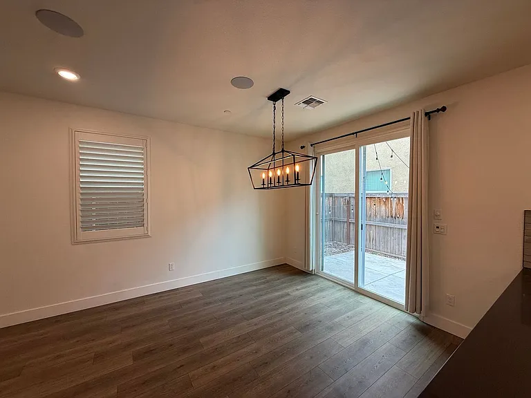 9941 Del Surf Ln — Photo 4