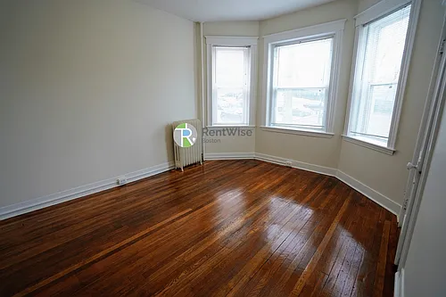 79 Gordon St Photo 1