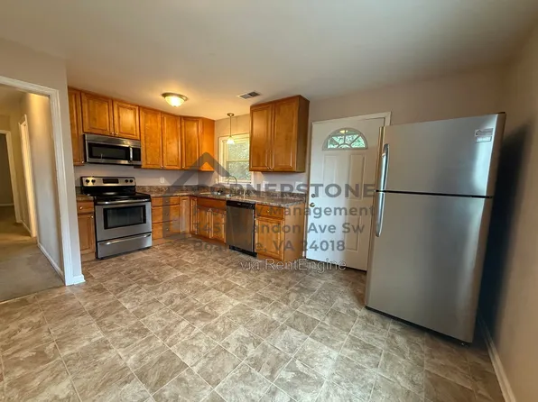 711 Riverland Rd SE, Roanoke, VA 24014
