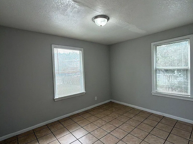 5326 Mays Dr — Photo 12