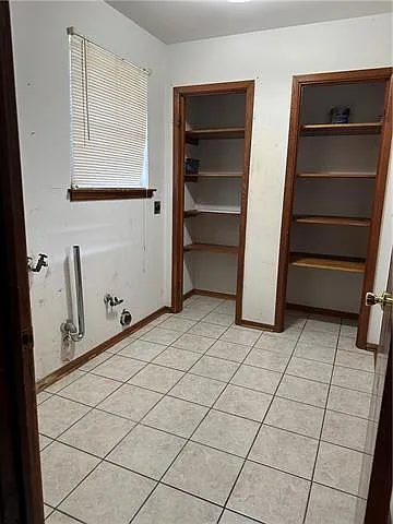 4908 Purdue Dr — Photo 12