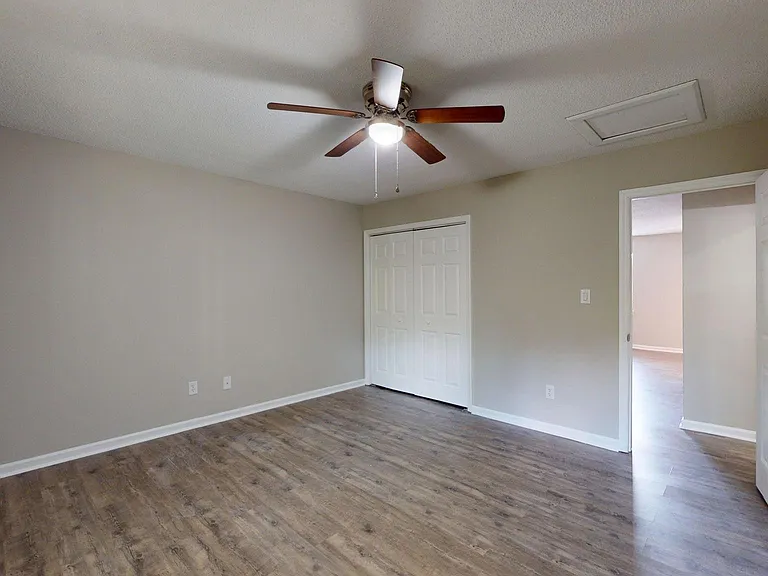 3002-3005 Caldwell Ct — Photo 4