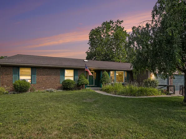 353 Hollywood Dr, Saline, MI 48176