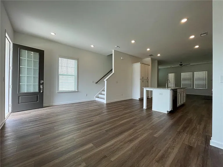 1597 Tilden Ct — Photo 8