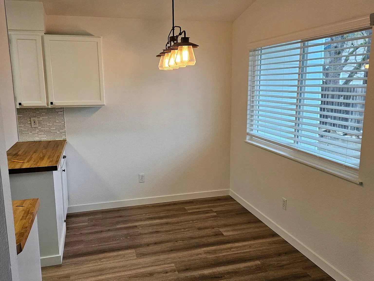 3 bed, 1214 sqft, $1,950 — Photo 4