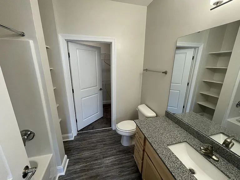 1, 2 and 3 Bedroom Apartments with Utilities near NCSU! — Photo 13