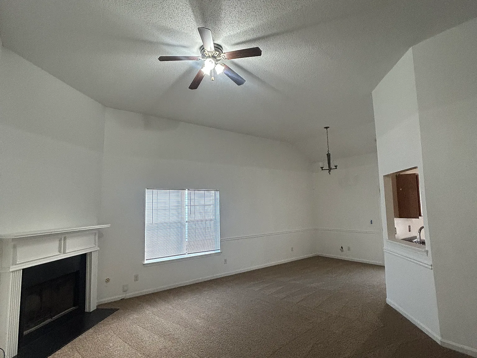4 bed, 1863 sqft, $2,200 — Photo 4