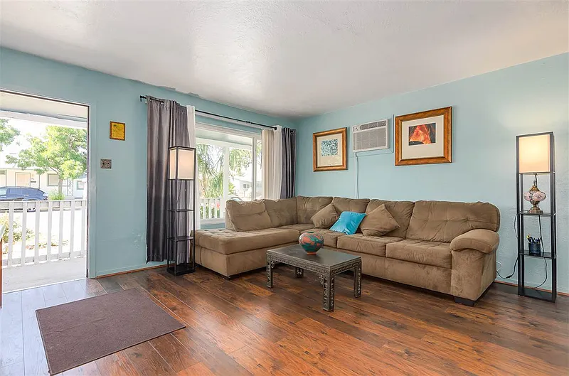Thumbnail 12
