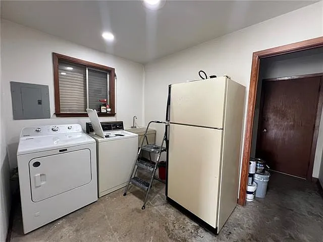 2745 Annette Dr — Photo 19