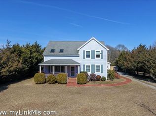 97 Wing Rd, Oak Bluffs, MA 02557