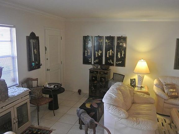 3rd image of 220 Park Blvd N APT 102