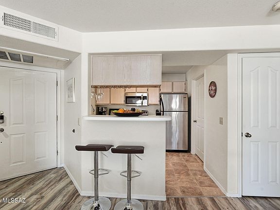 4th image of 5751 N Kolb Rd Unit 37202