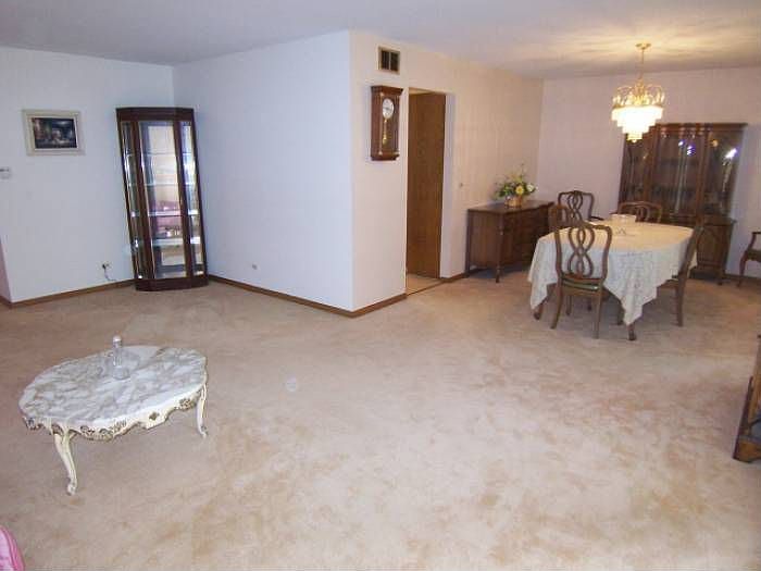 LIVING / DINING ROOM