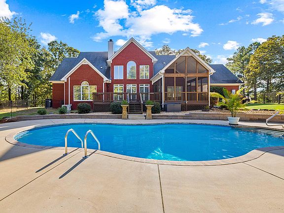 4th image of 2375 Lakeside Dr
