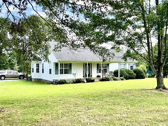 2nd image of 153 Commodore Cir