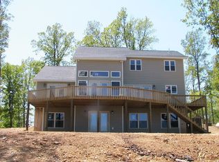375 River Oaks Dr, Big Sandy, TN 38221