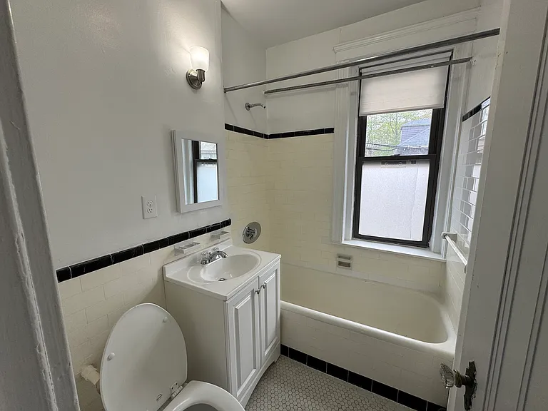 30 Bellevue St #7 — Photo 7